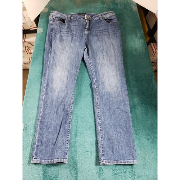 Lucky Brand Jeans Size 18 W Womens Blue Stretch Plus Mid Rise Emma Straight - Picture 2 of 14